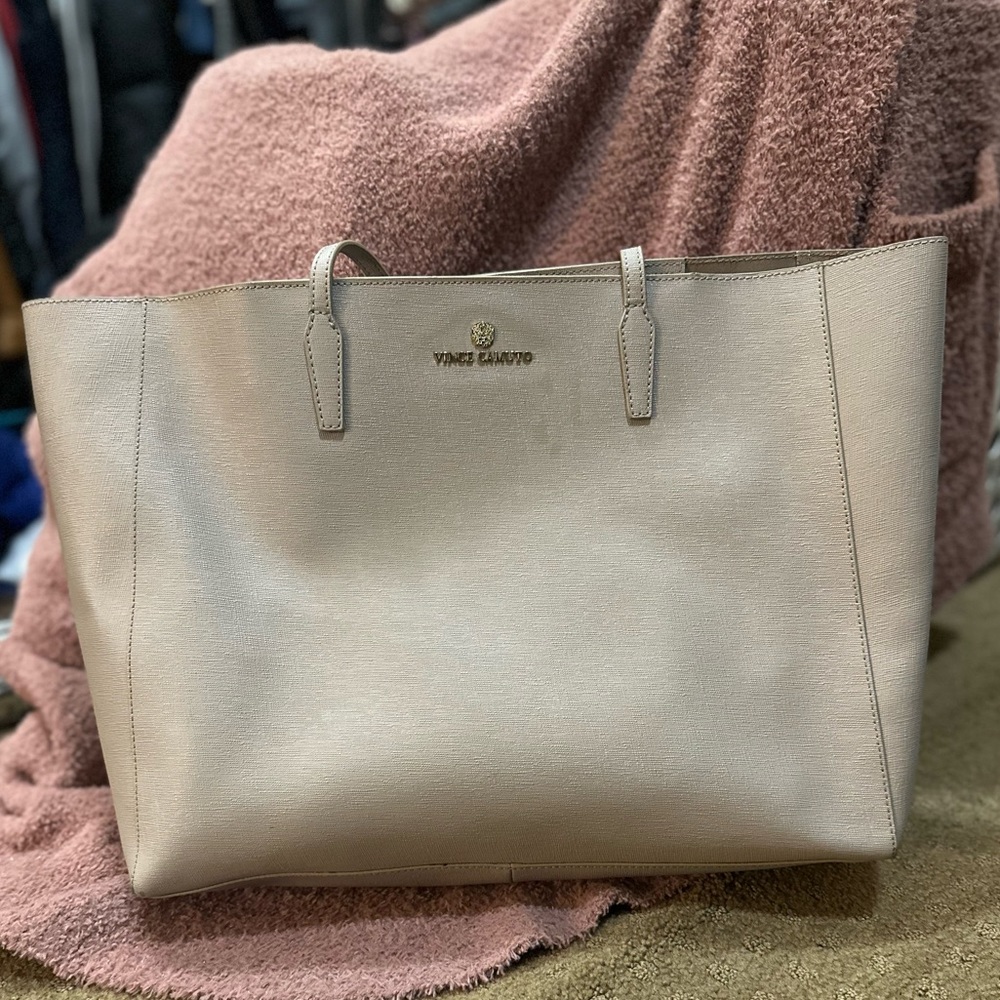 Vince Camuto tote purse taupe